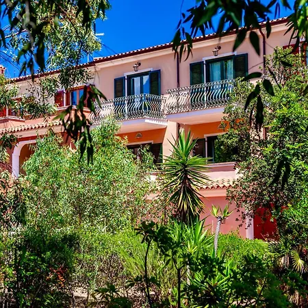 With Swimming-pool In Sos Alinos Orosei